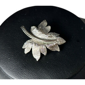 Vintage Textured Silver Tone Metal Leaf Brooch Pin